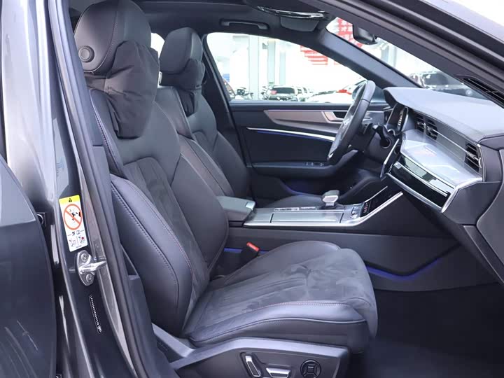 Фото 20 - Audi A6L