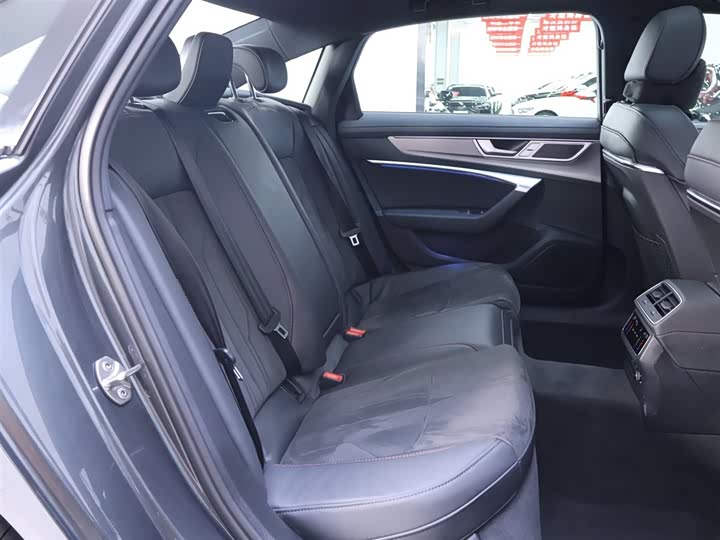 Фото 21 - Audi A6L