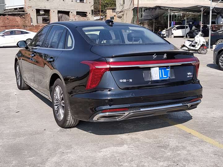 Фото 10 - Hongqi H5