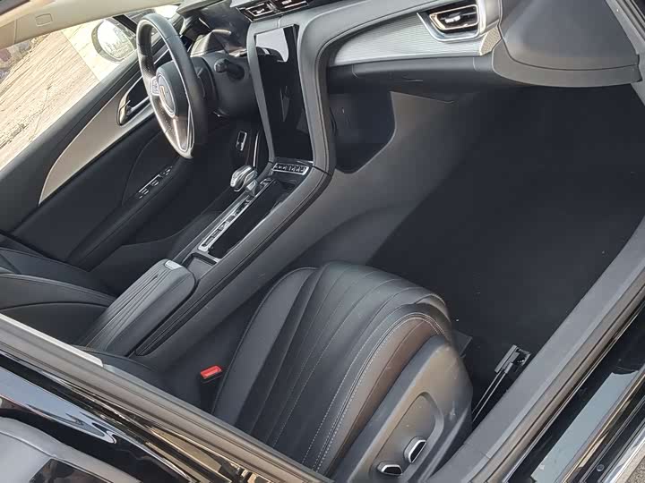 Фото 6 - Hongqi H5