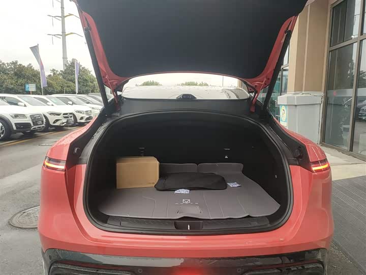 Фото 9 - Avatr 06