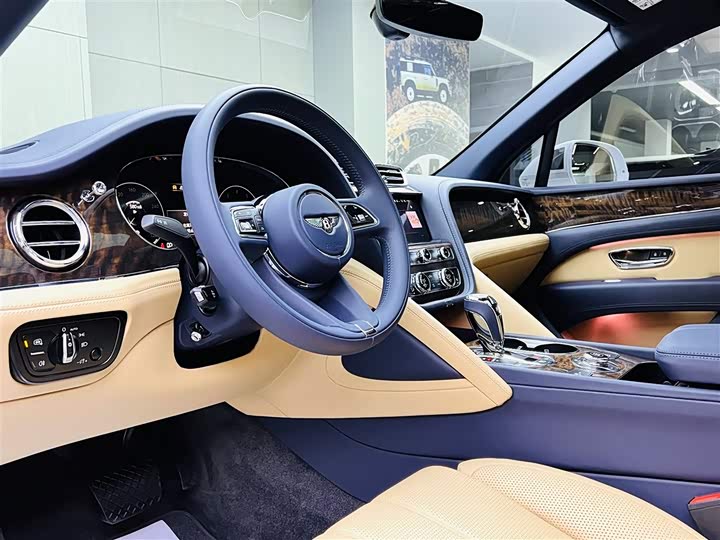 Фото 8 - Bentley Bentayga