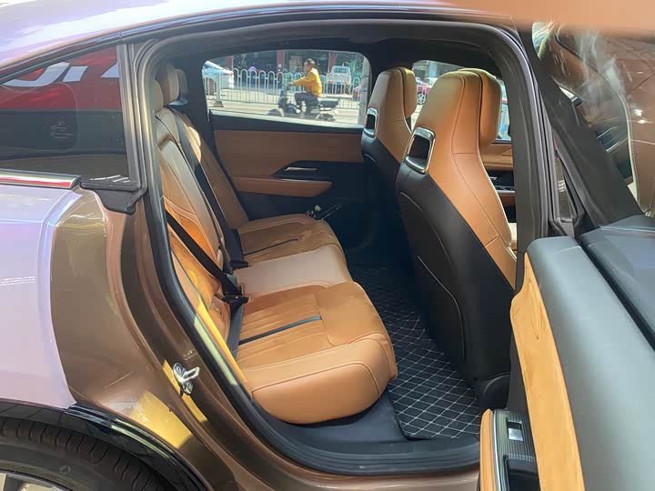 Фото 11 - Mazda EZ-6