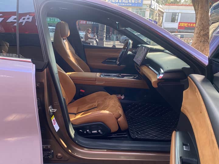 Фото 12 - Mazda EZ-6