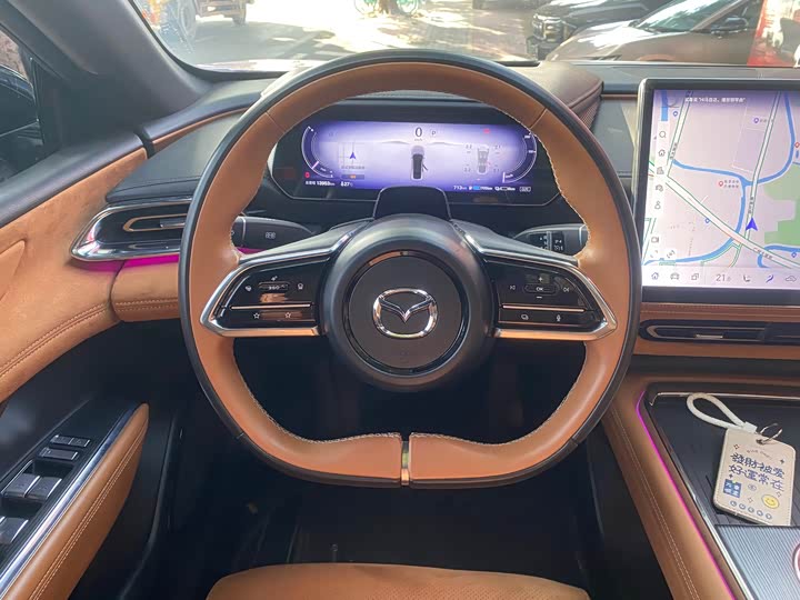 Фото 8 - Mazda EZ-6