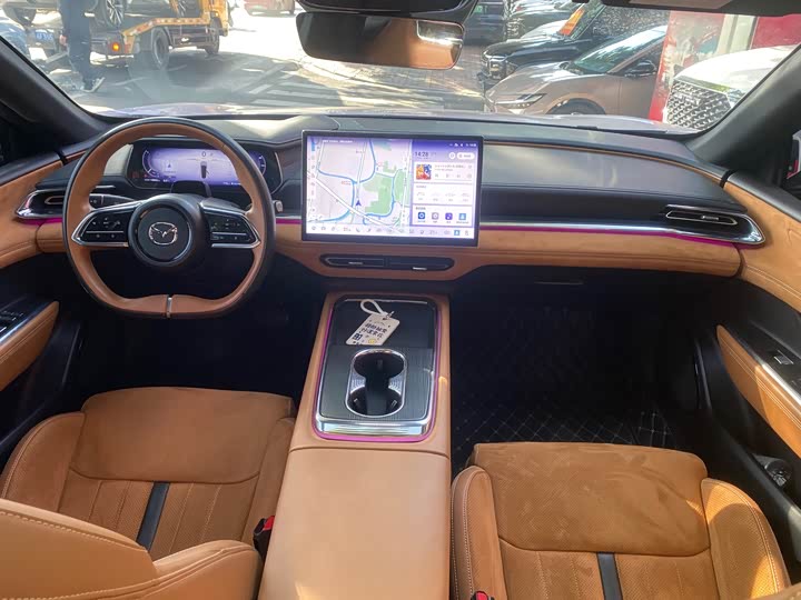 Фото 9 - Mazda EZ-6