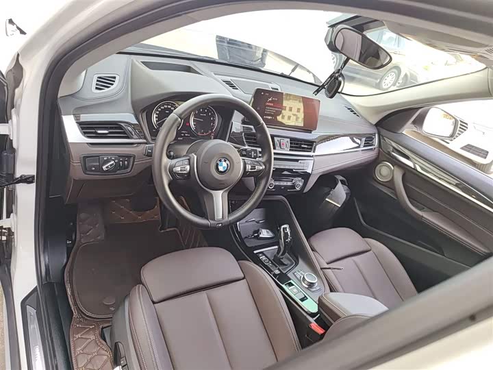 Фото 10 - BMW X1