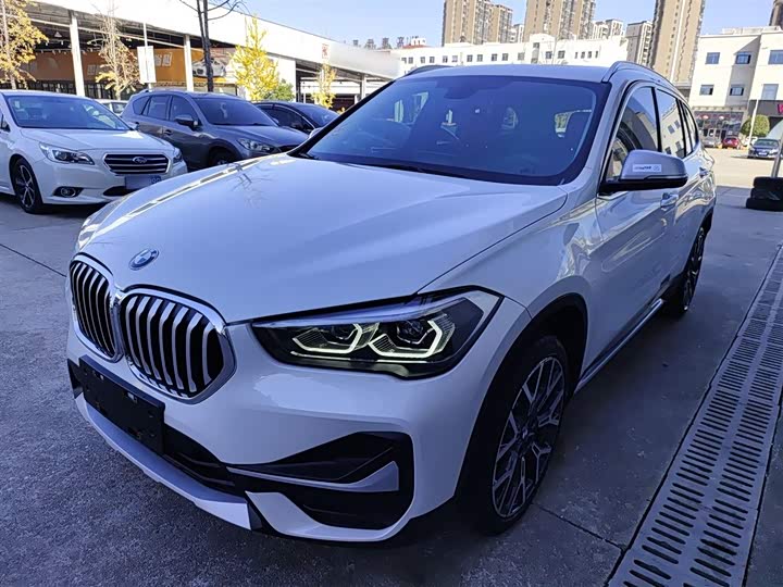 Фото 2 - BMW X1