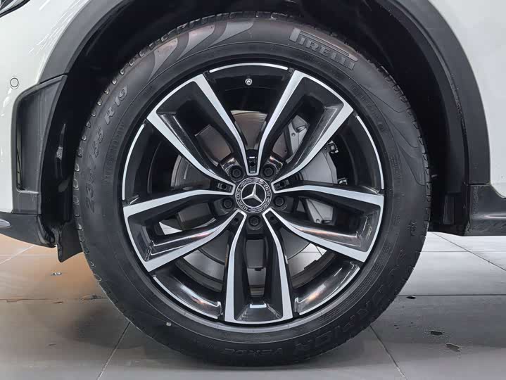 Фото 20 - Mercedes-Benz GLC-Class