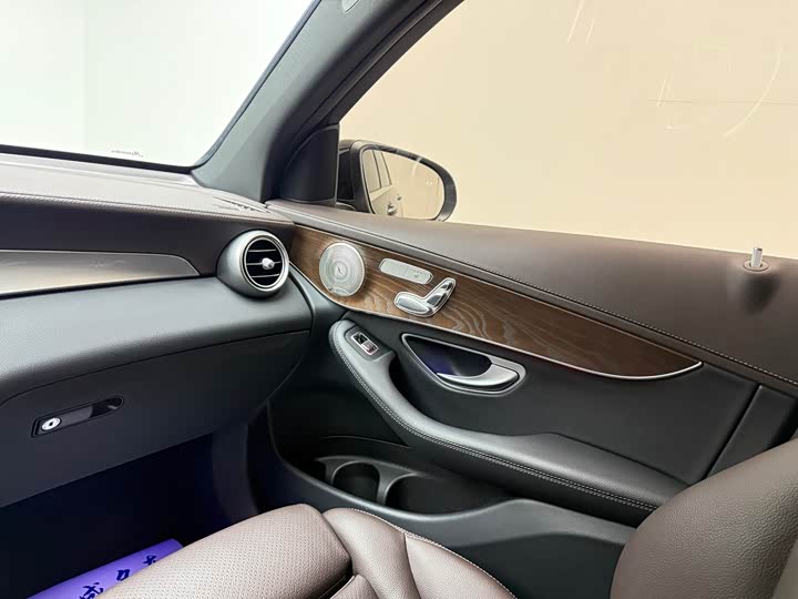 Фото 12 - Mercedes-Benz GLC-Class