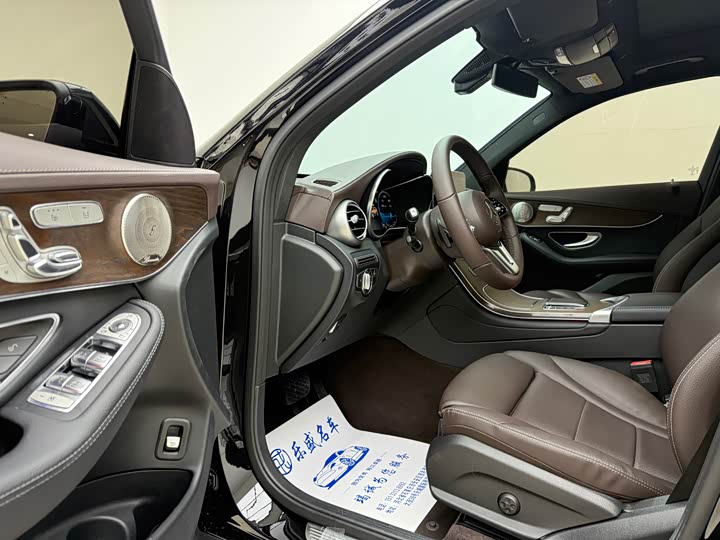 Фото 13 - Mercedes-Benz GLC-Class