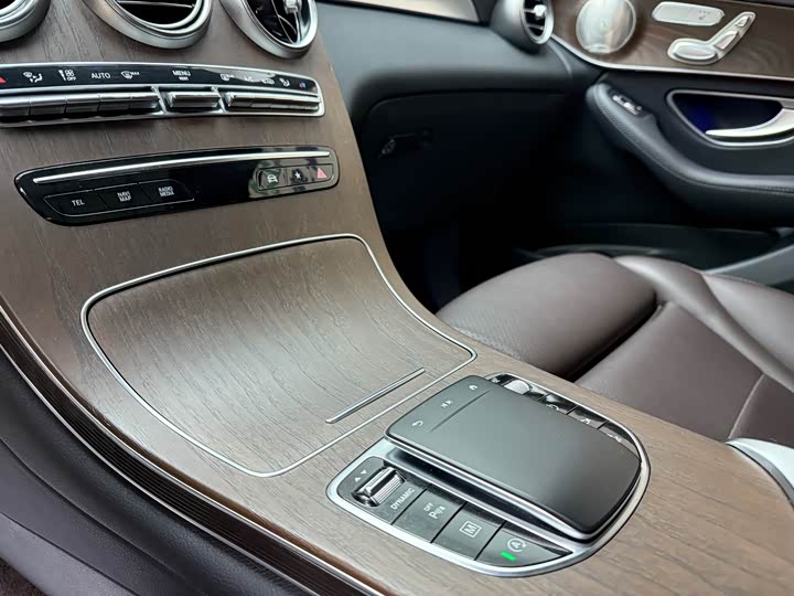 Фото 17 - Mercedes-Benz GLC-Class