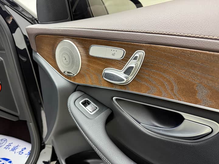 Фото 24 - Mercedes-Benz GLC-Class