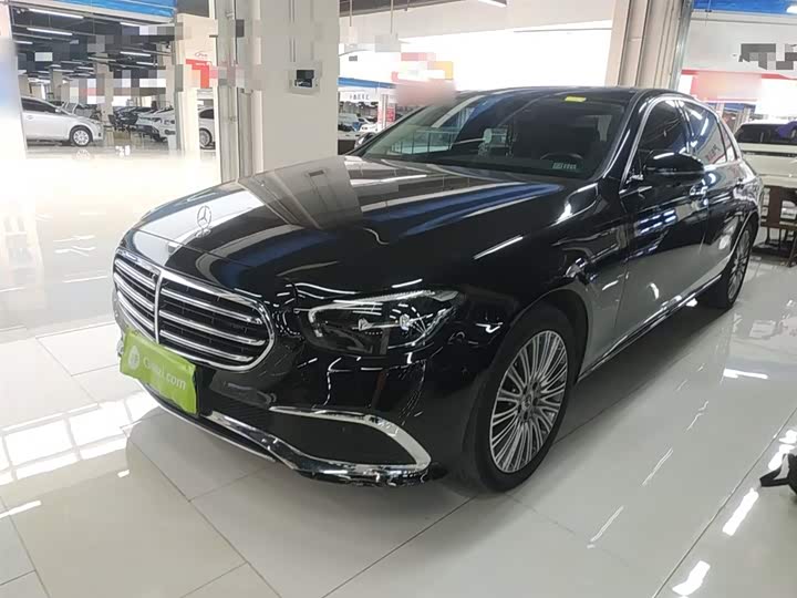 Фото 1 - Mercedes-Benz E-Class