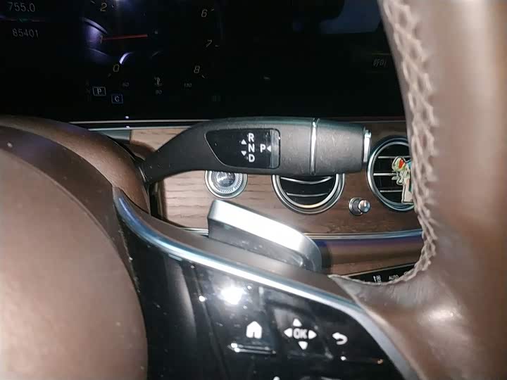 Фото 14 - Mercedes-Benz E-Class