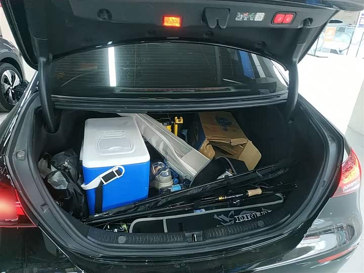 Фото 19 - Mercedes-Benz E-Class