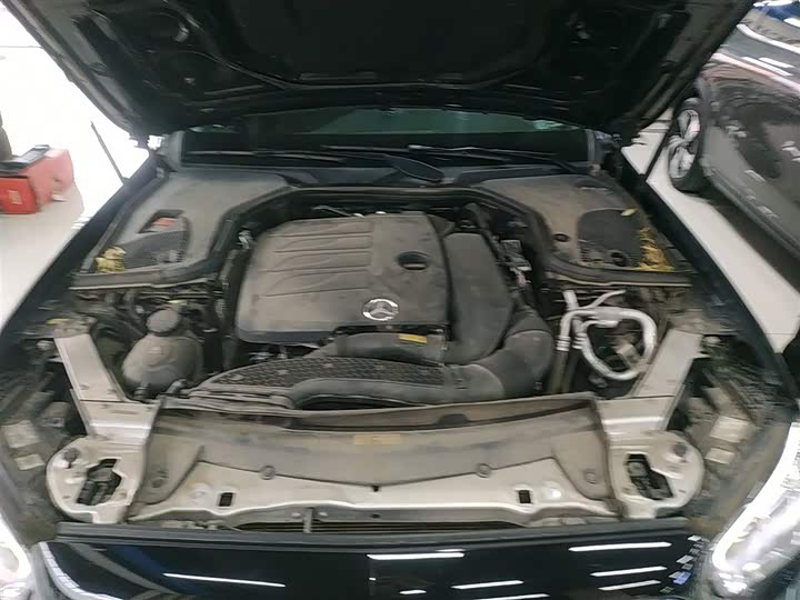 Фото 20 - Mercedes-Benz E-Class