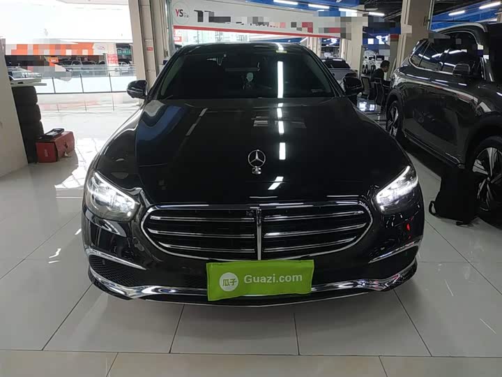 Фото 3 - Mercedes-Benz E-Class