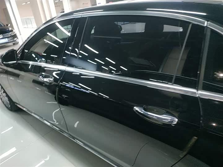 Фото 5 - Mercedes-Benz E-Class