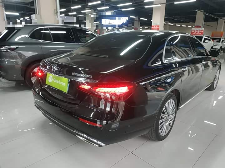 Фото 7 - Mercedes-Benz E-Class