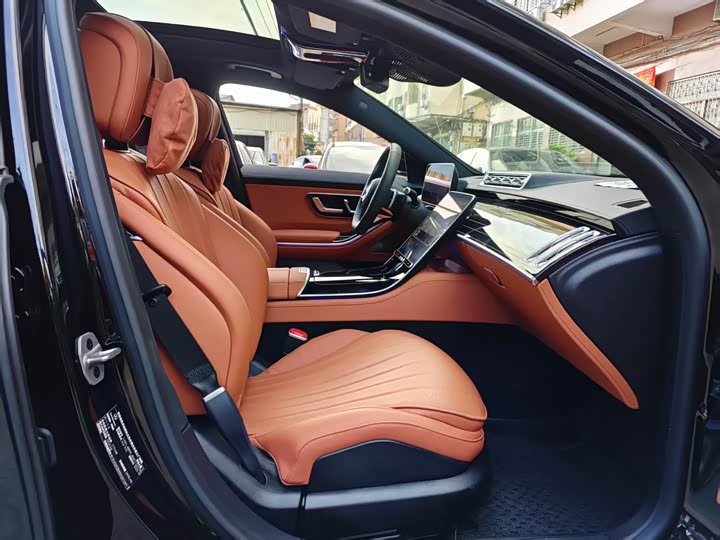 Фото 13 - Mercedes-Benz S-Class