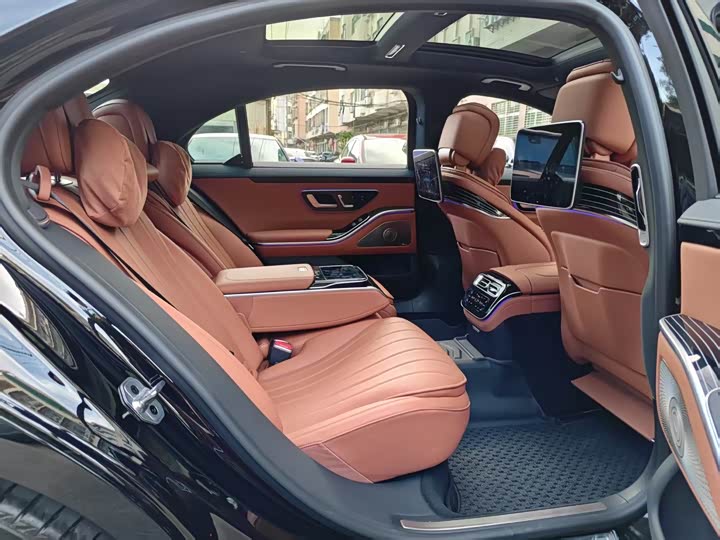 Фото 14 - Mercedes-Benz S-Class