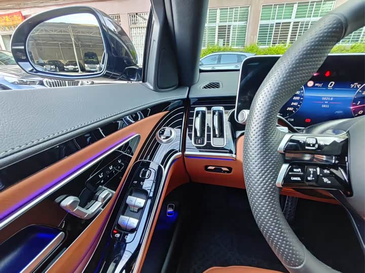 Фото 15 - Mercedes-Benz S-Class