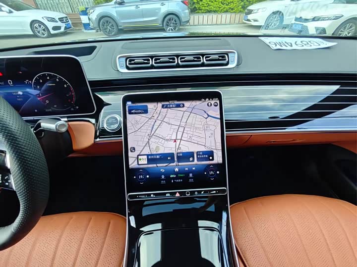 Фото 16 - Mercedes-Benz S-Class