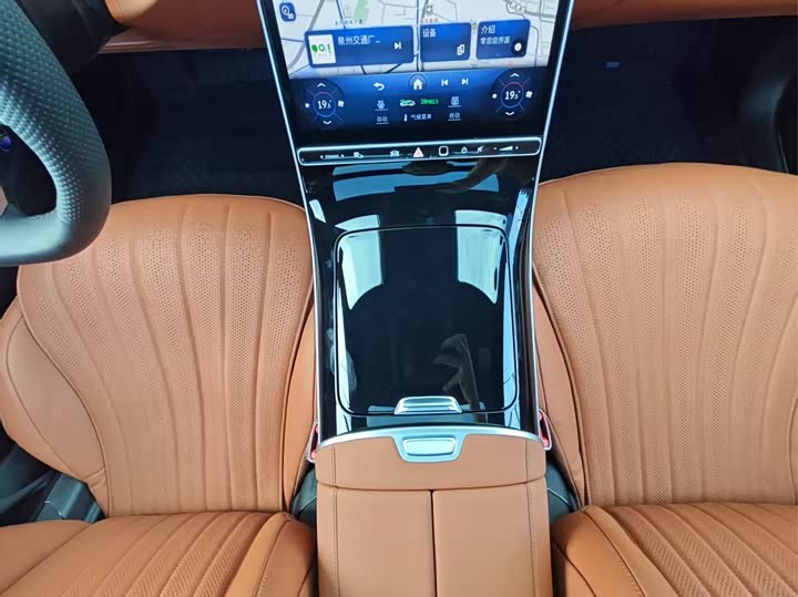 Фото 17 - Mercedes-Benz S-Class