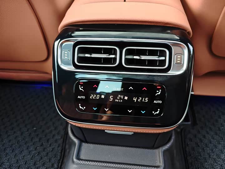 Фото 19 - Mercedes-Benz S-Class