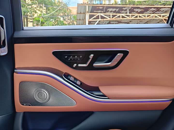 Фото 21 - Mercedes-Benz S-Class