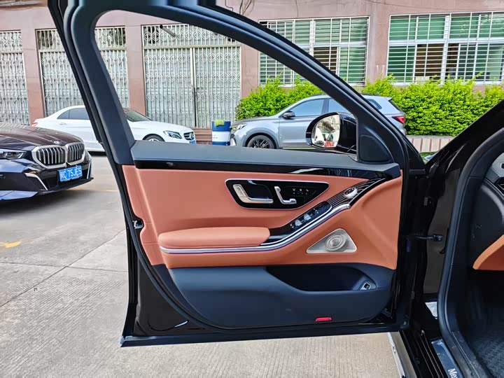 Фото 24 - Mercedes-Benz S-Class