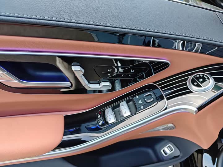 Фото 25 - Mercedes-Benz S-Class