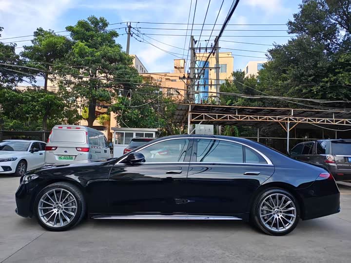 Фото 27 - Mercedes-Benz S-Class