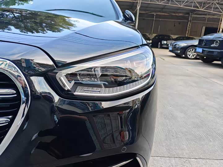 Фото 28 - Mercedes-Benz S-Class