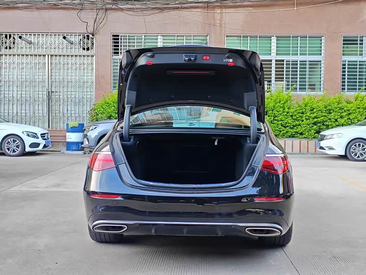 Фото 29 - Mercedes-Benz S-Class