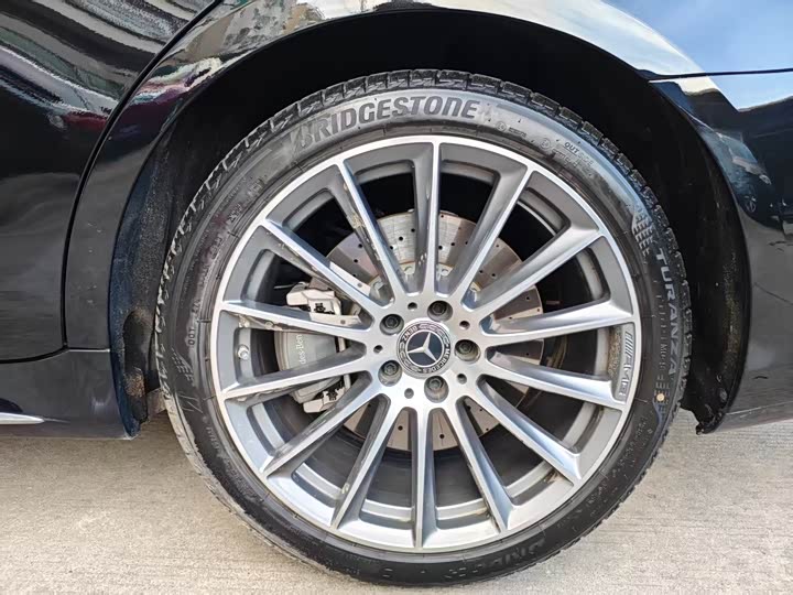 Фото 31 - Mercedes-Benz S-Class