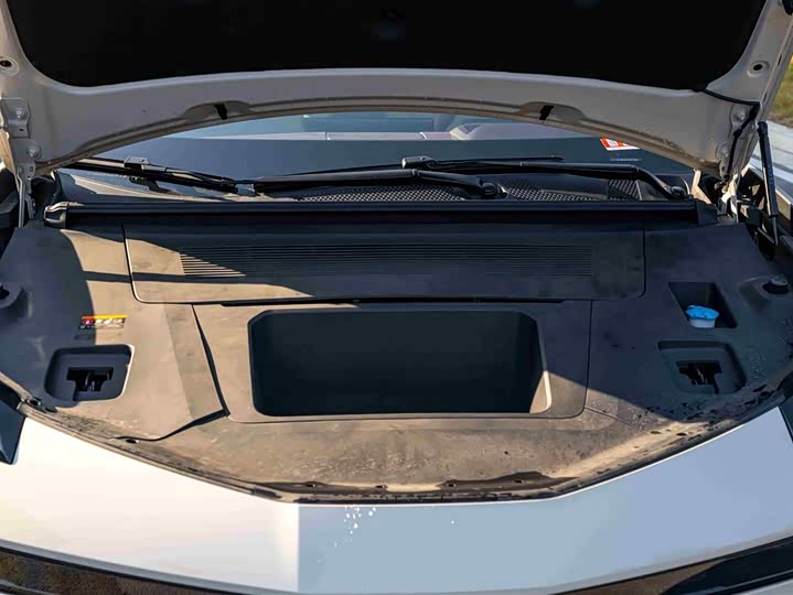 Фото 18 - Zeekr X