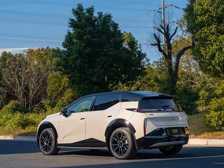 Фото 6 - Zeekr X