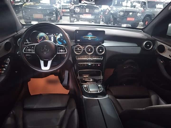 Фото 10 - Mercedes-Benz GLC-Class