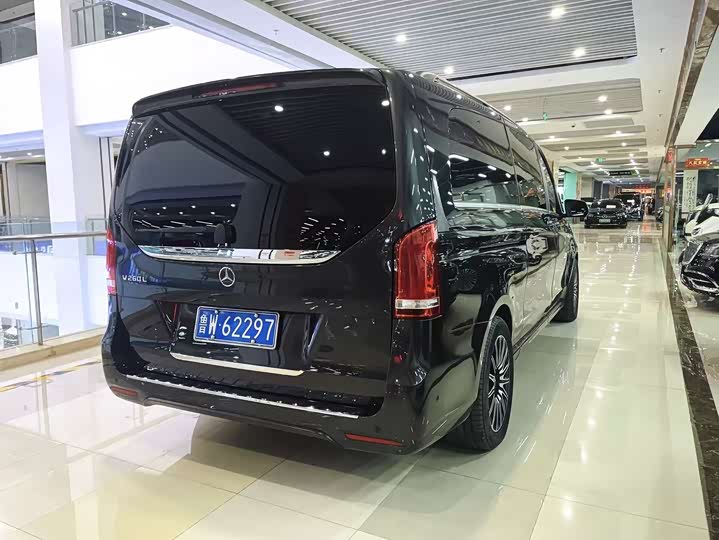 Фото 6 - Mercedes-Benz V-Class