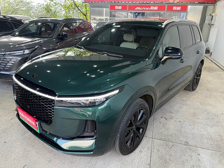 Фото 1 - LiXiang One