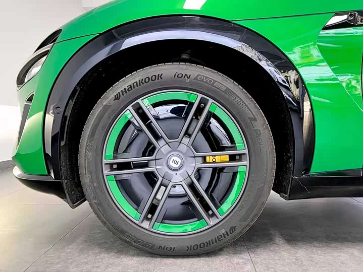 Фото 16 - Xiaomi YU7