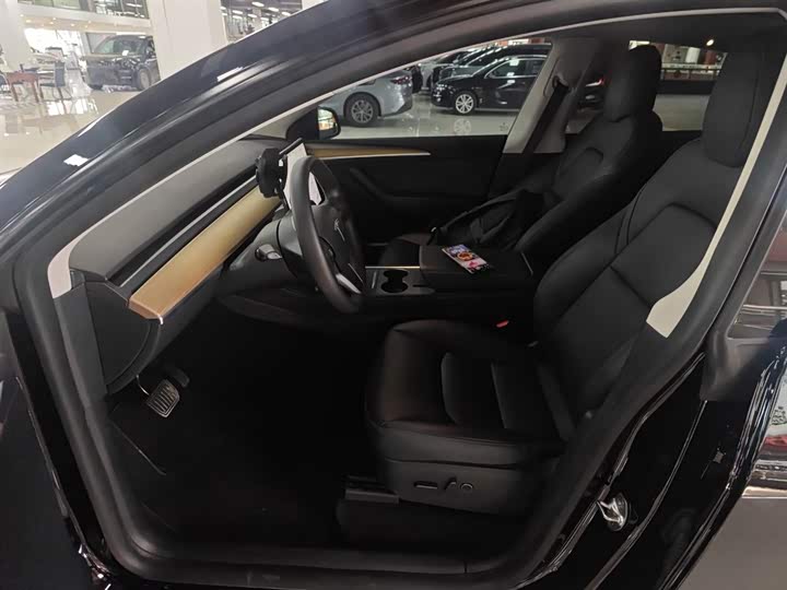 Фото 15 - Tesla Model Y