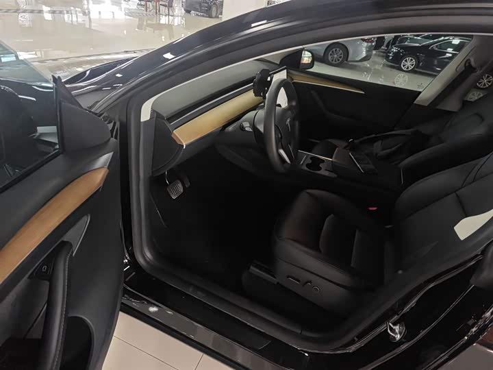 Фото 16 - Tesla Model Y