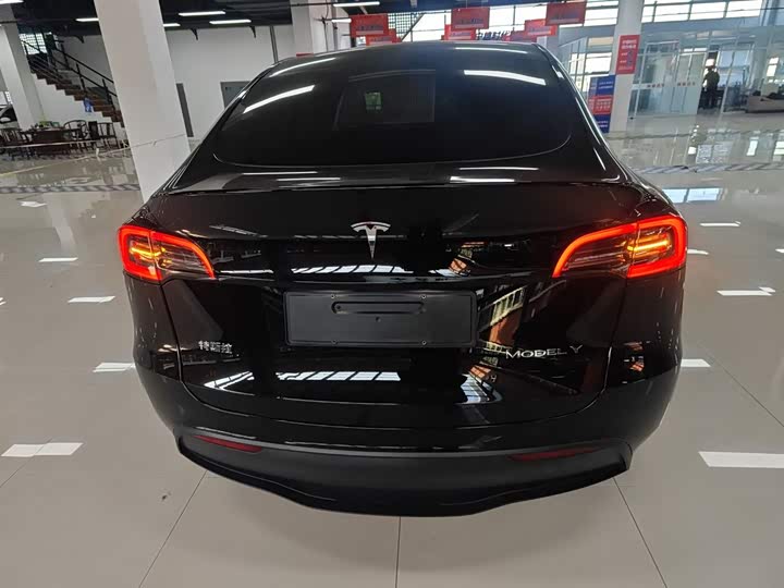 Фото 6 - Tesla Model Y