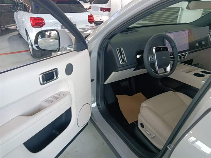 Фото 16 - LiXiang L6