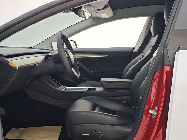 Фото 7 - Tesla Model 3