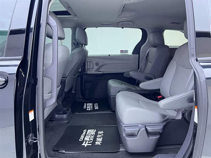 Фото 17 - Toyota Granvia