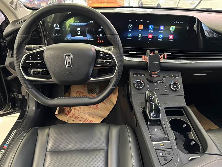 Фото 10 - Bestune B70